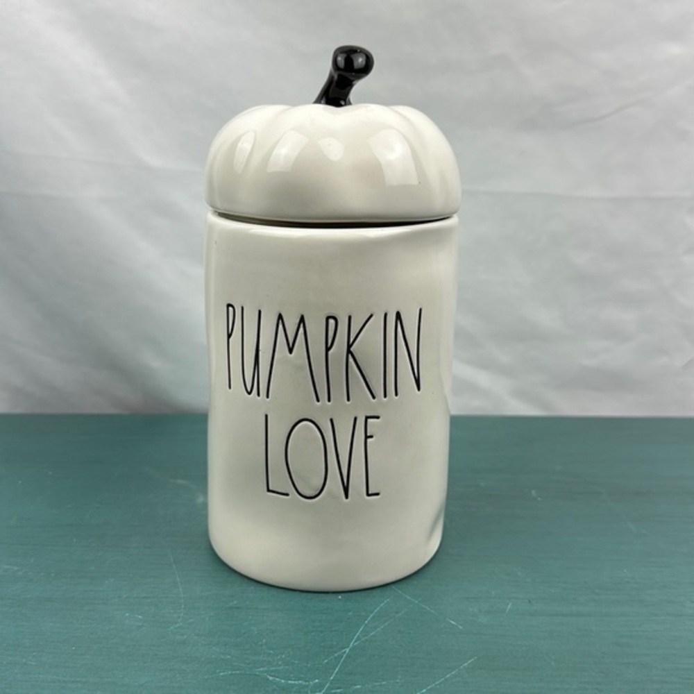 NWT Rae dunn pumpkin love candle fall